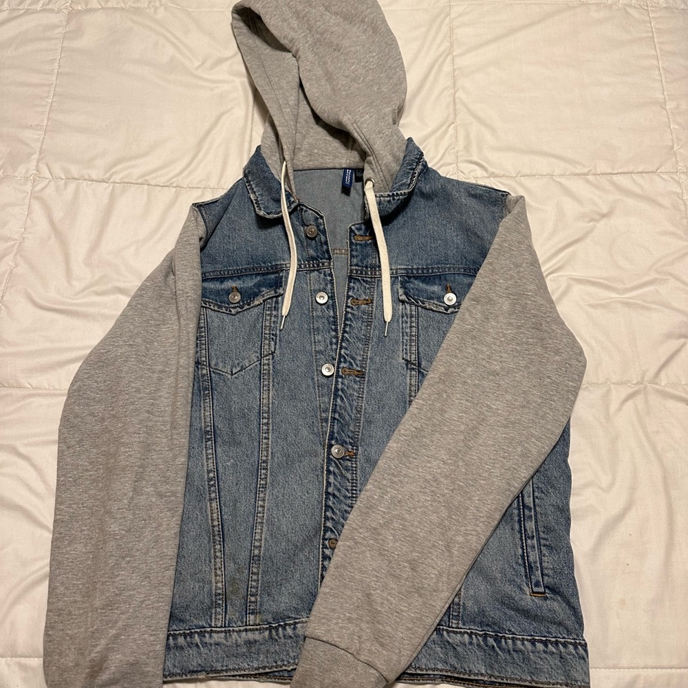H&M Divided Jacket-sleeved Jean Jacket